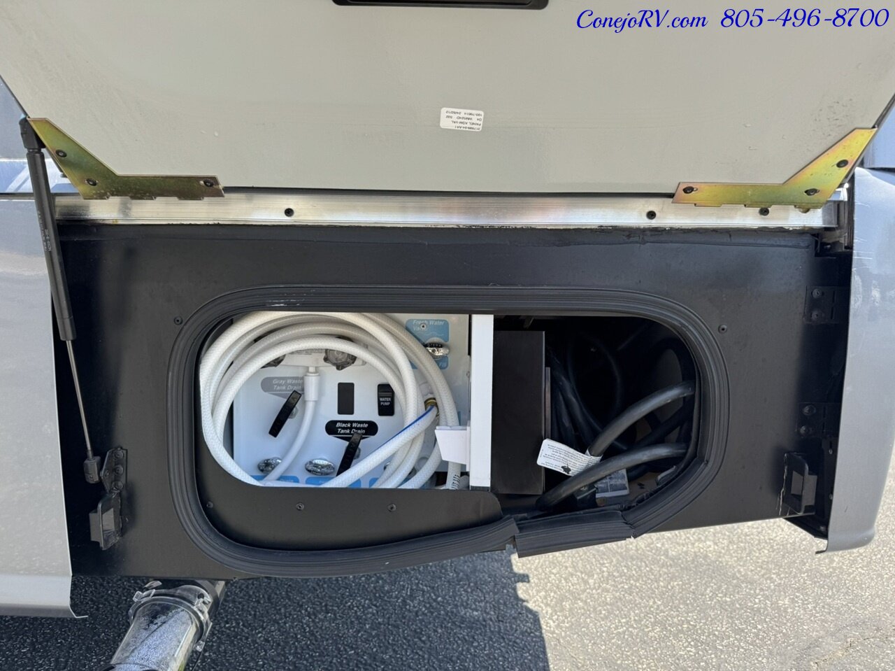 2025 Winnebago Navion 24D Full Wall Slide-Out Mercedes Turbo Diesel Full Body Paint 3K Miles - Photo 45 - Thousand Oaks, CA 91360