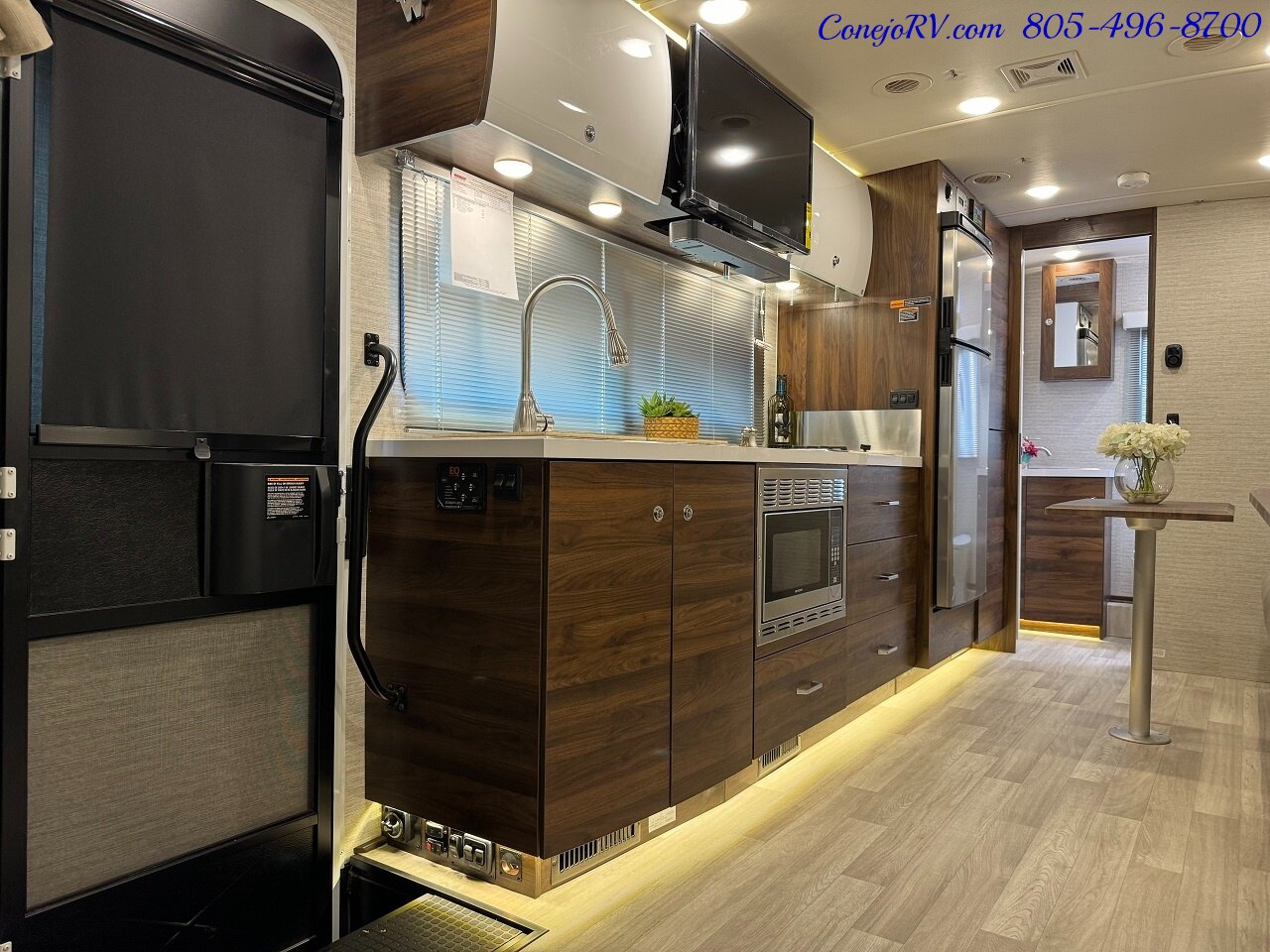 2025 Winnebago Navion 24D Full Wall Slide-Out Mercedes Turbo Diesel Full  Body Paint - Photo 7 - Thousand Oaks, CA 91360