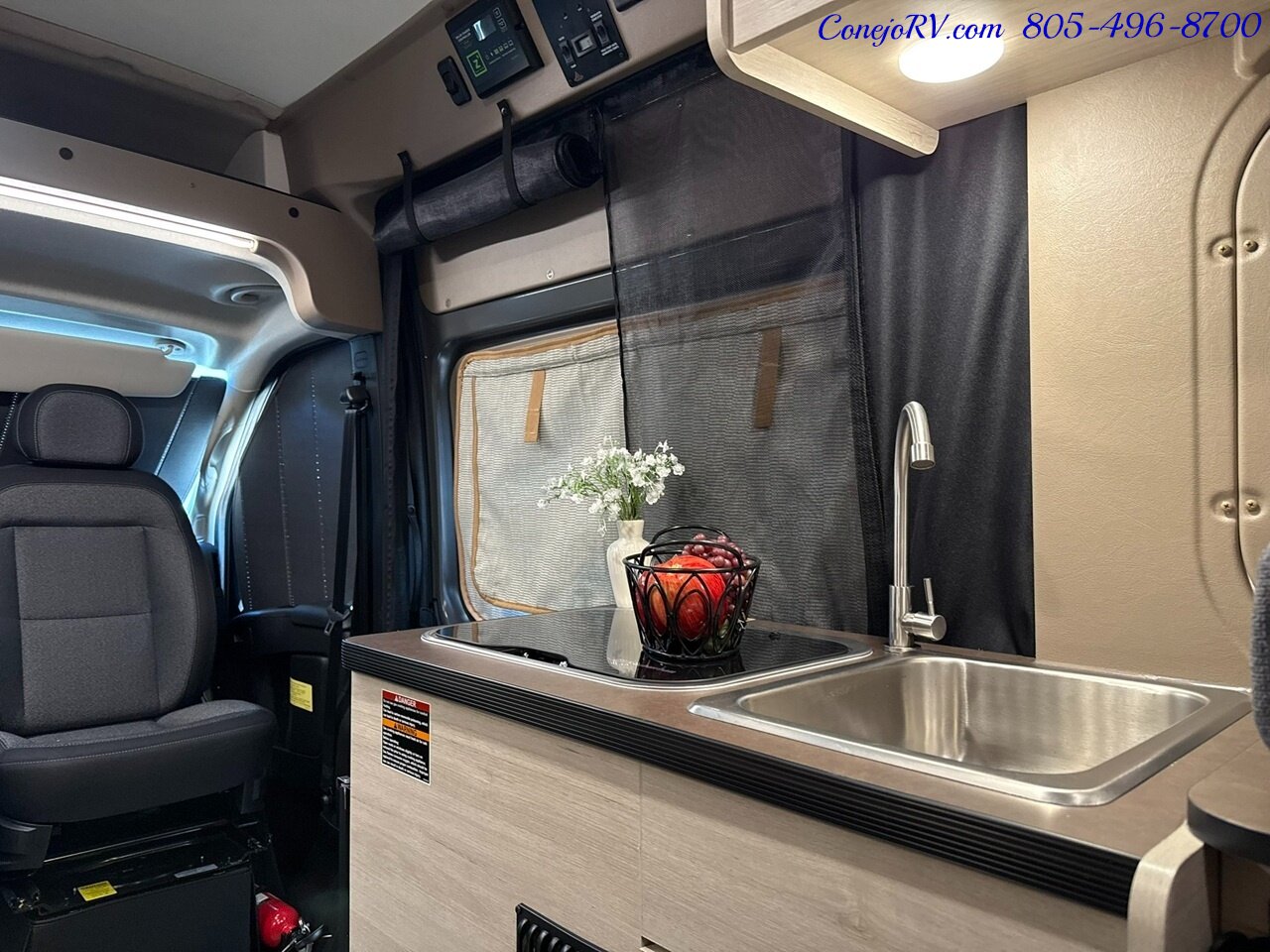 2027 Winnebago Solis Pocket 36A **New for 2027 2.8KW GENERATOR** Roof AC Murphy Bed Full Galley - Photo 16 - Thousand Oaks, CA 91360