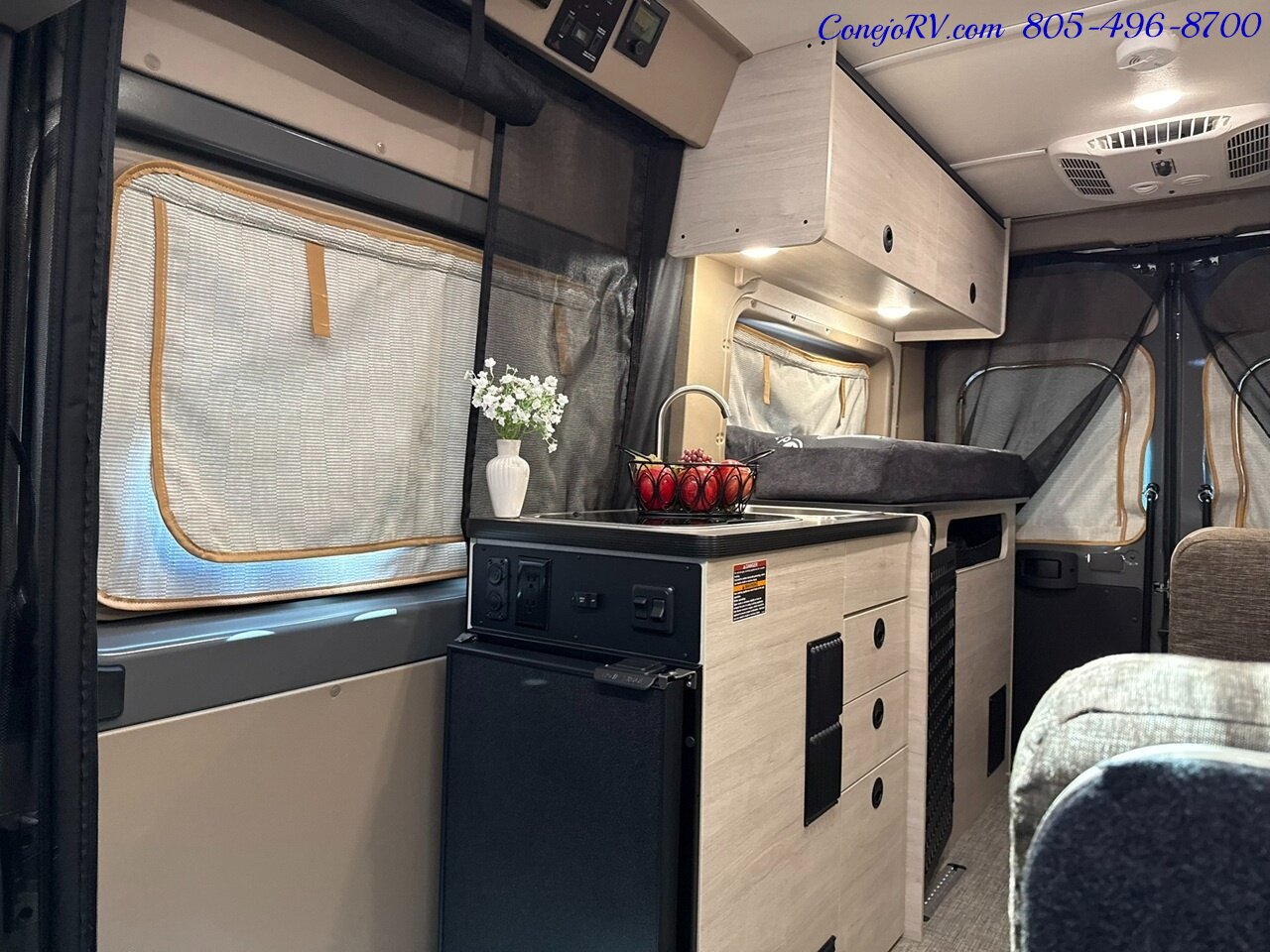 2027 Winnebago Solis Pocket 36A **New for 2027 2.8KW GENERATOR** Roof AC Murphy Bed Full Galley - Photo 8 - Thousand Oaks, CA 91360