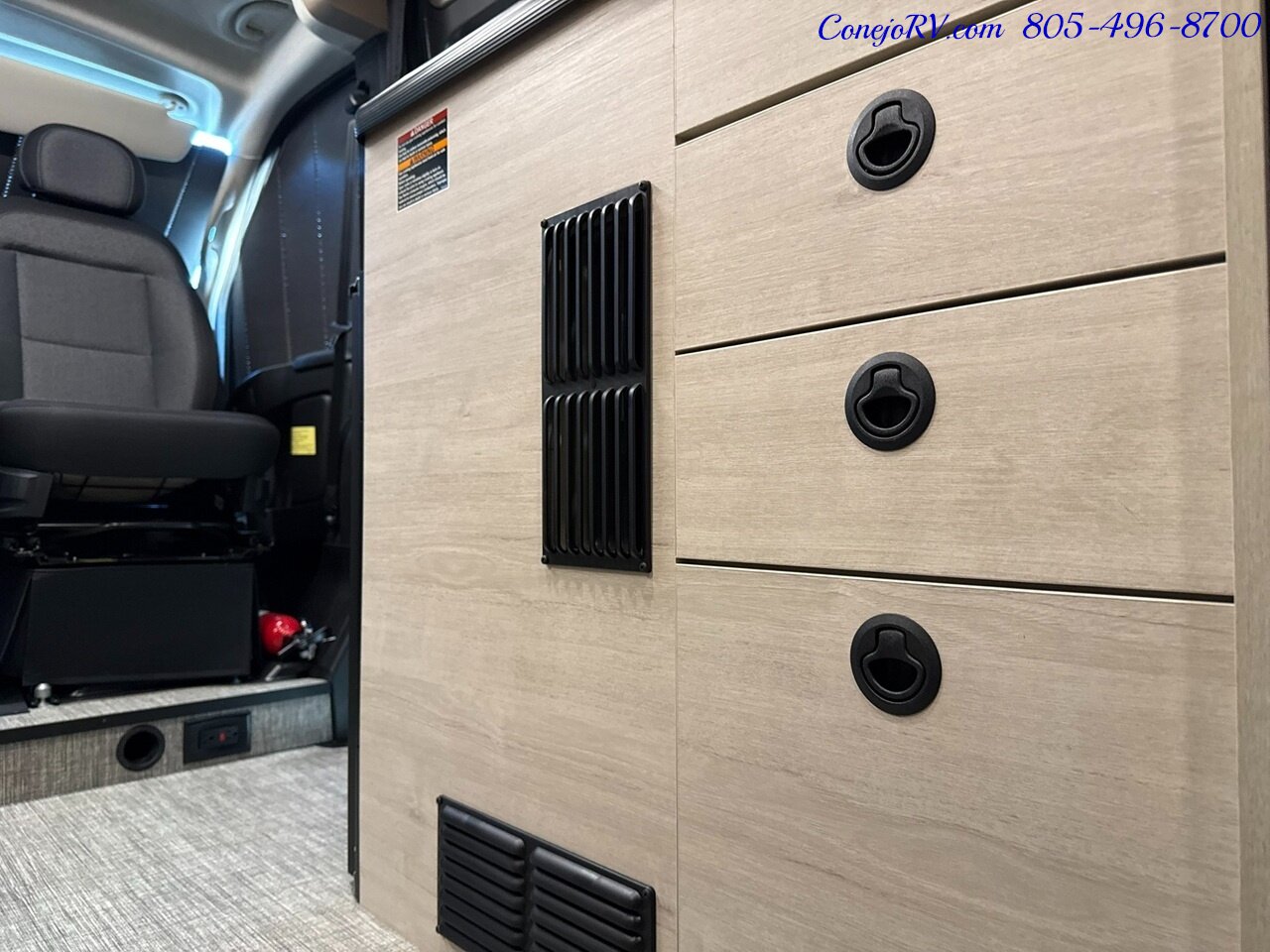 2027 Winnebago Solis Pocket 36A **New for 2027 2.8KW GENERATOR** Roof AC Murphy Bed Full Galley - Photo 15 - Thousand Oaks, CA 91360