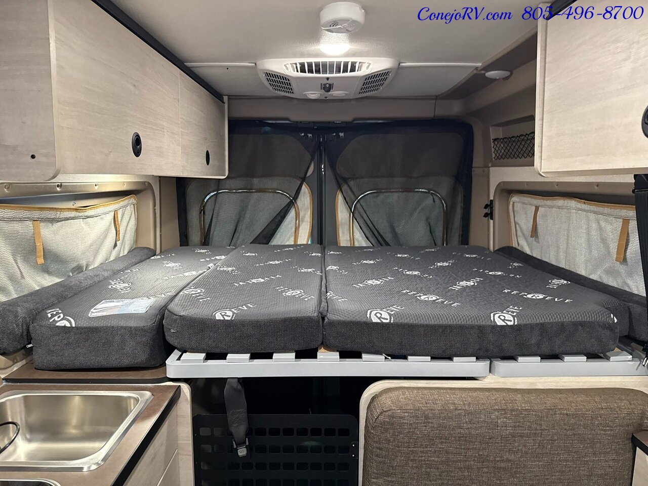 2027 Winnebago Solis Pocket 36A **New for 2027 2.8KW GENERATOR** Roof AC Murphy Bed Full Galley - Photo 19 - Thousand Oaks, CA 91360