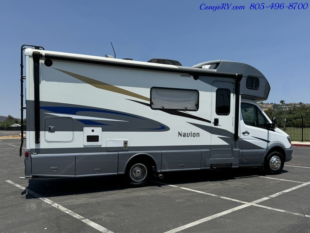 2019 Winnebago Navion 24D Full Wall Slide-Out Mercedes Turbo Diesel 17K  Miles - Photo 4 - Thousand Oaks, CA 91360