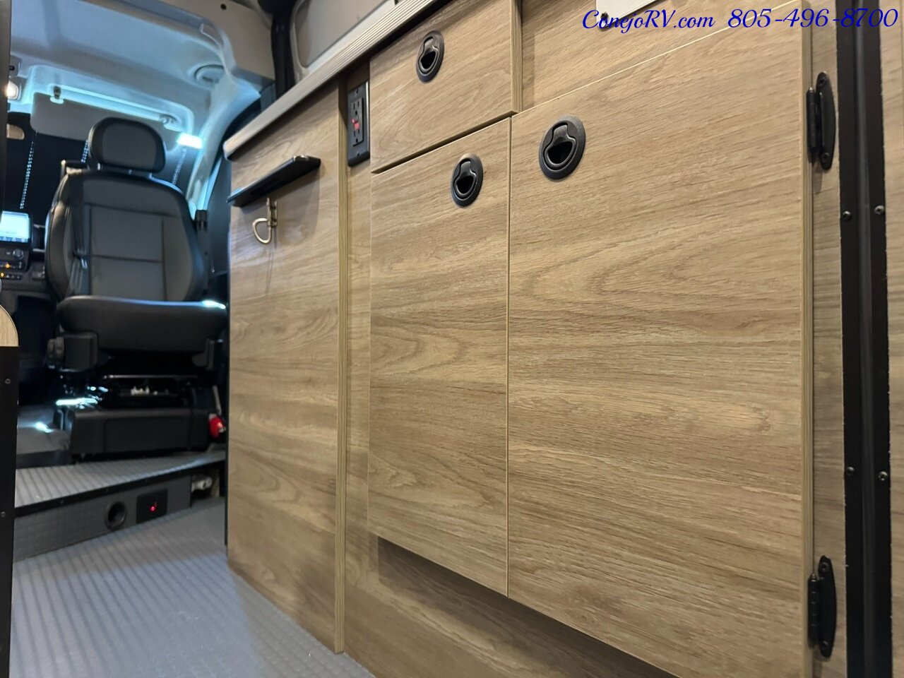 2025 Winnebago Solis 59PX Murphy Bed Pop Top Full Galley   - Photo 14 - Thousand Oaks, CA 91360