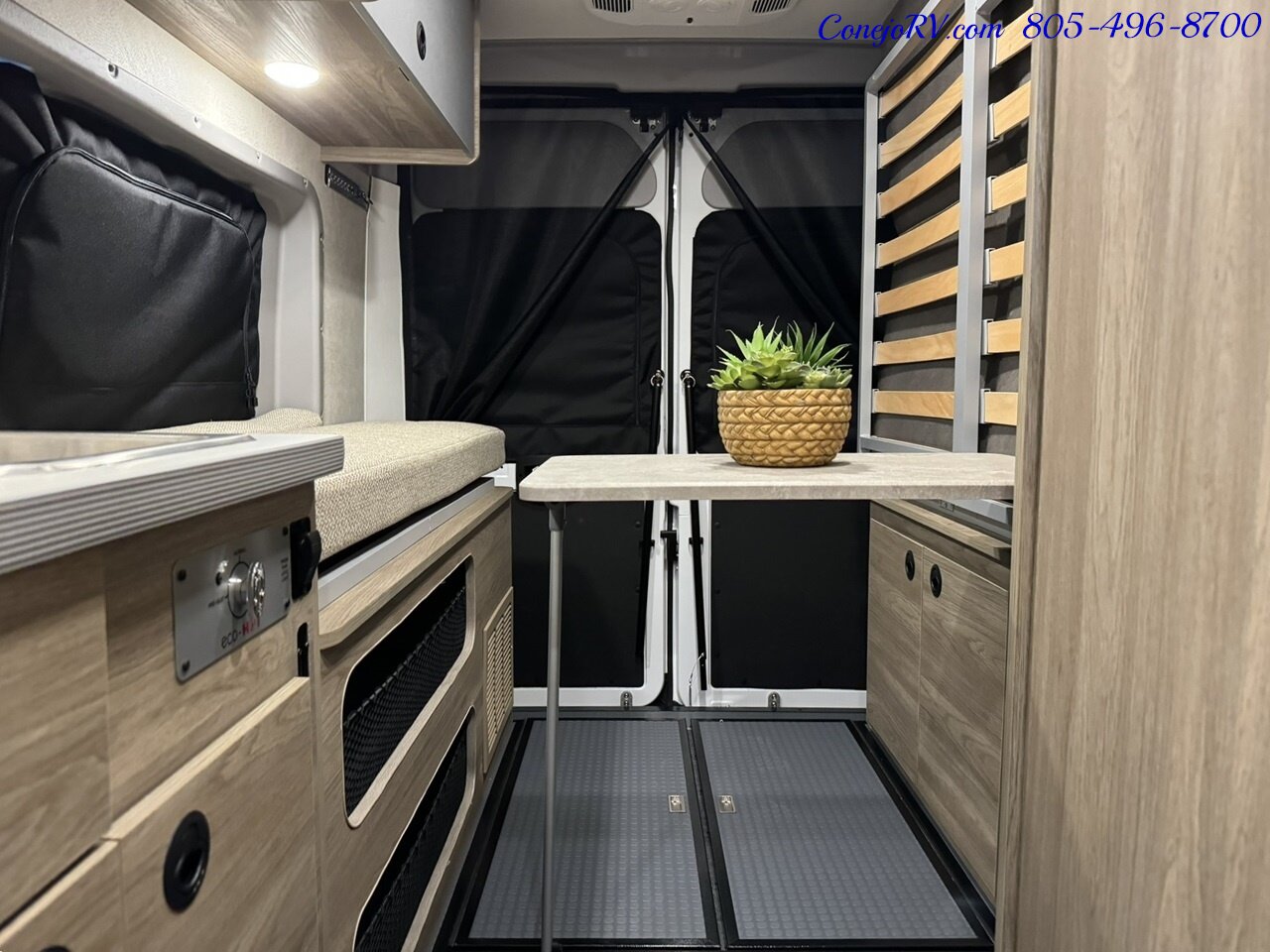 2025 Winnebago Solis 59PX Murphy Bed Pop Top Full Galley   - Photo 18 - Thousand Oaks, CA 91360