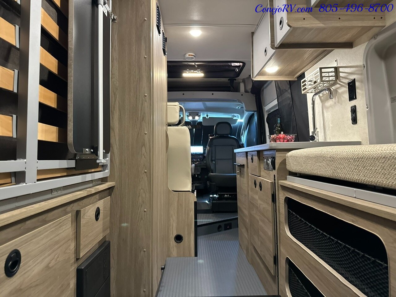 2025 Winnebago Solis 59PX Murphy Bed Pop Top Full Galley   - Photo 25 - Thousand Oaks, CA 91360