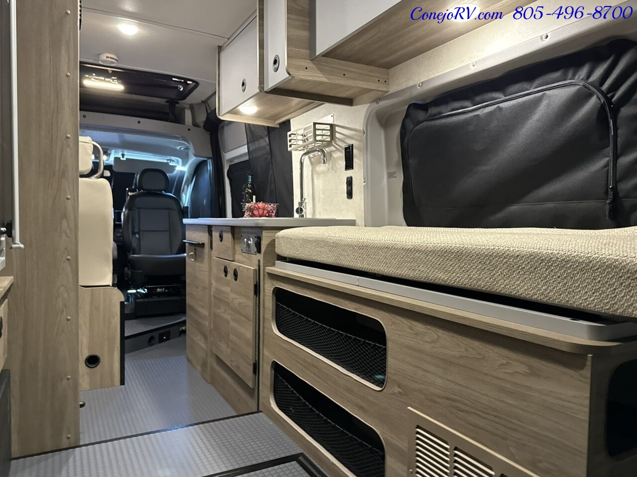 2025 Winnebago Solis 59PX Murphy Bed Pop Top Full Galley   - Photo 26 - Thousand Oaks, CA 91360