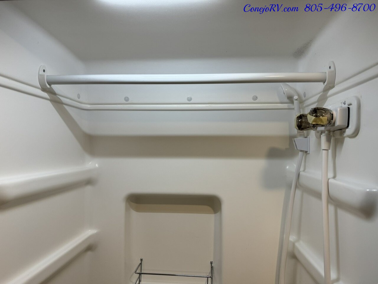 2025 Winnebago Solis 59PX Murphy Bed Pop Top Full Galley   - Photo 16 - Thousand Oaks, CA 91360