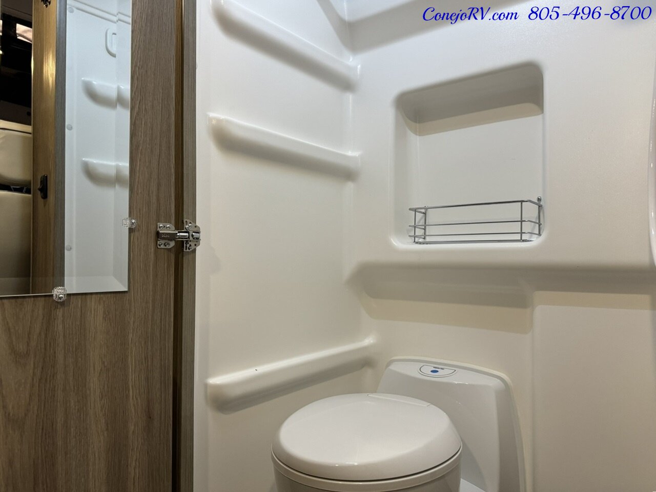 2025 Winnebago Solis 59PX Murphy Bed Pop Top Full Galley   - Photo 17 - Thousand Oaks, CA 91360