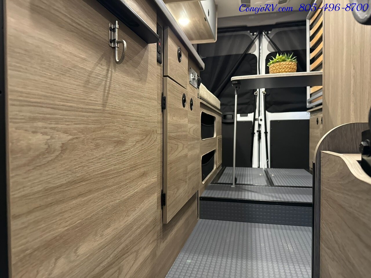 2025 Winnebago Solis 59PX Murphy Bed Pop Top Full Galley   - Photo 13 - Thousand Oaks, CA 91360