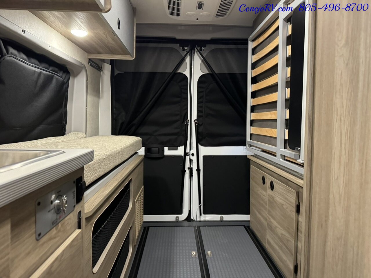 2025 Winnebago Solis 59PX Murphy Bed Pop Top Full Galley   - Photo 19 - Thousand Oaks, CA 91360