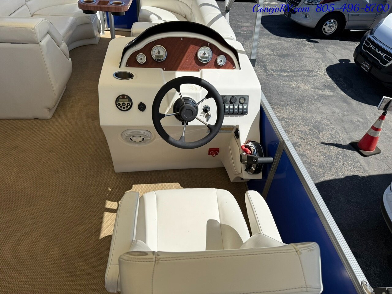 2024 Frontier Pontoons 24' Cruiser - Photo 12 - Thousand Oaks, CA 91360