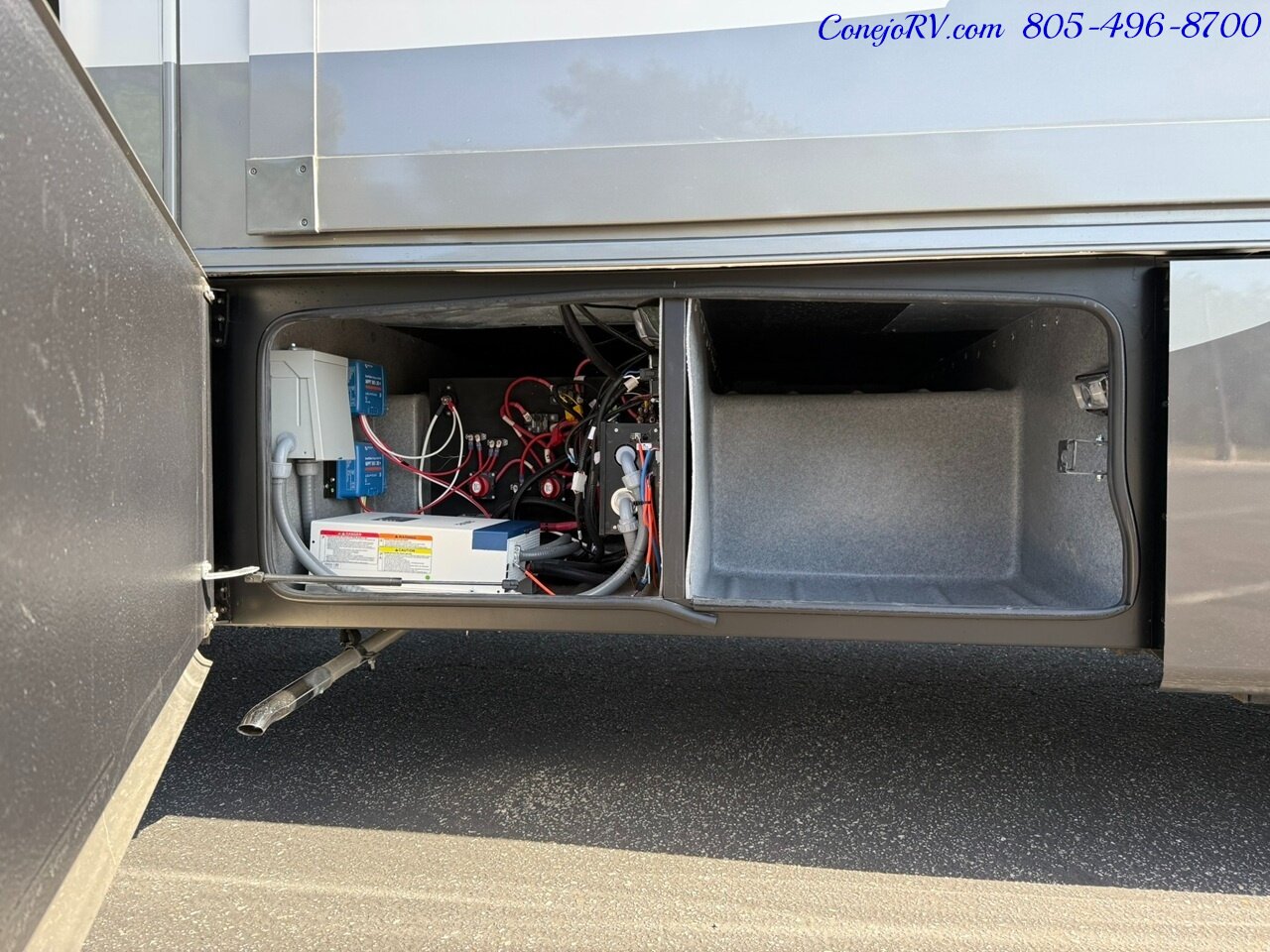 2022 Dynamax Isata 5 Series Xplorer 30FW FOUR WHEEL DRIVE Super-C Full Body Paint Cummins Turbo Diesel 16K Miles - Photo 53 - Thousand Oaks, CA 91360