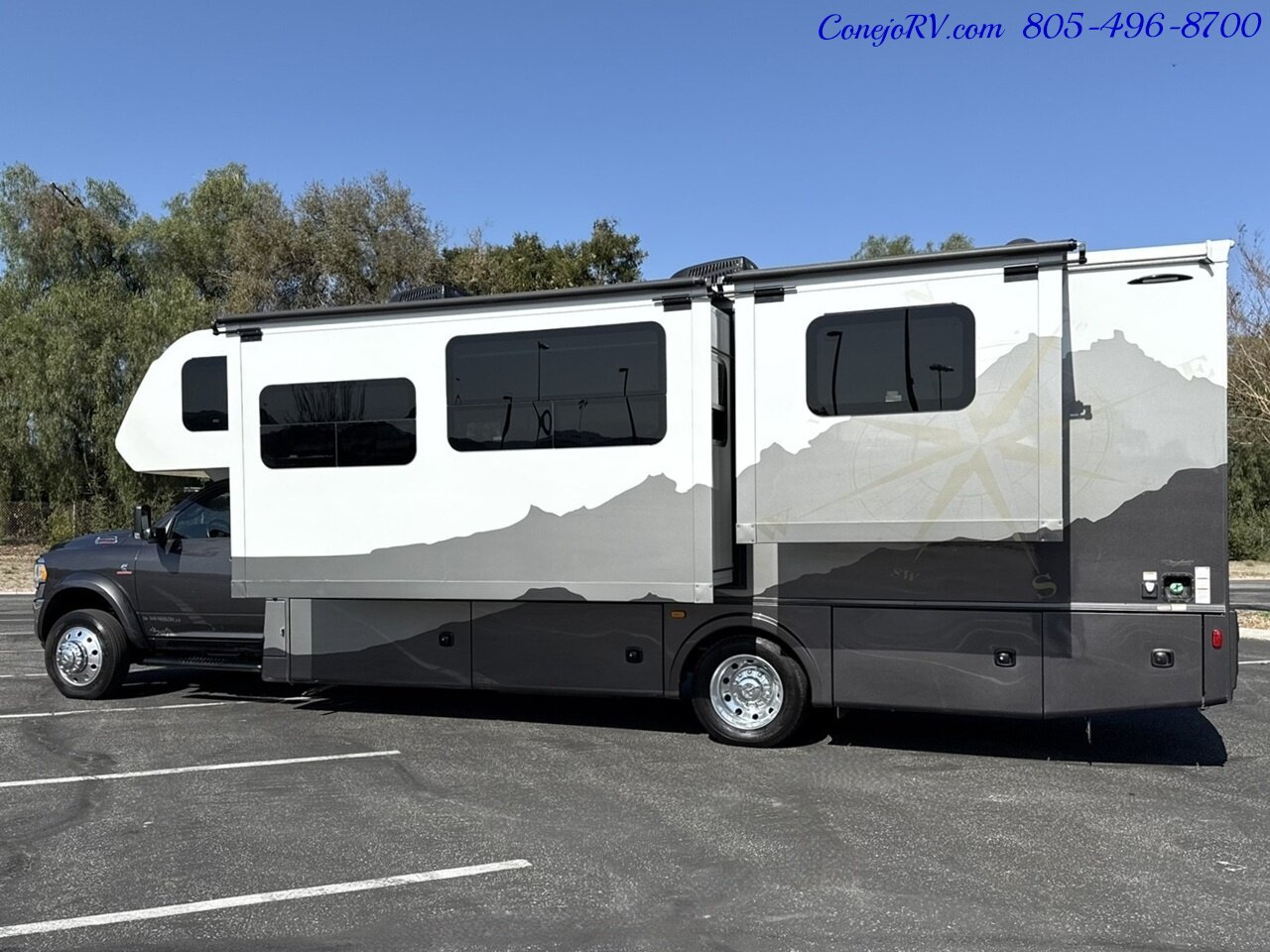 2022 Dynamax Isata 5 Series Xplorer 30FW FOUR WHEEL DRIVE Super-C Full Body Paint Cummins Turbo Diesel 16K Miles - Photo 2 - Thousand Oaks, CA 91360