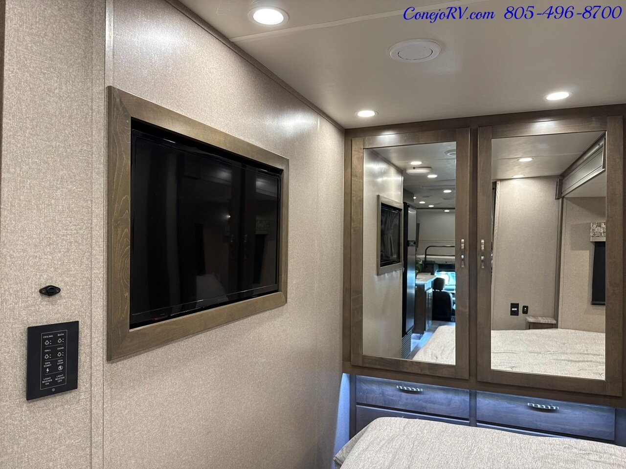 2022 Dynamax Isata 5 Series Xplorer 30FW FOUR WHEEL DRIVE Super-C Full Body Paint Cummins Turbo Diesel 16K Miles - Photo 25 - Thousand Oaks, CA 91360