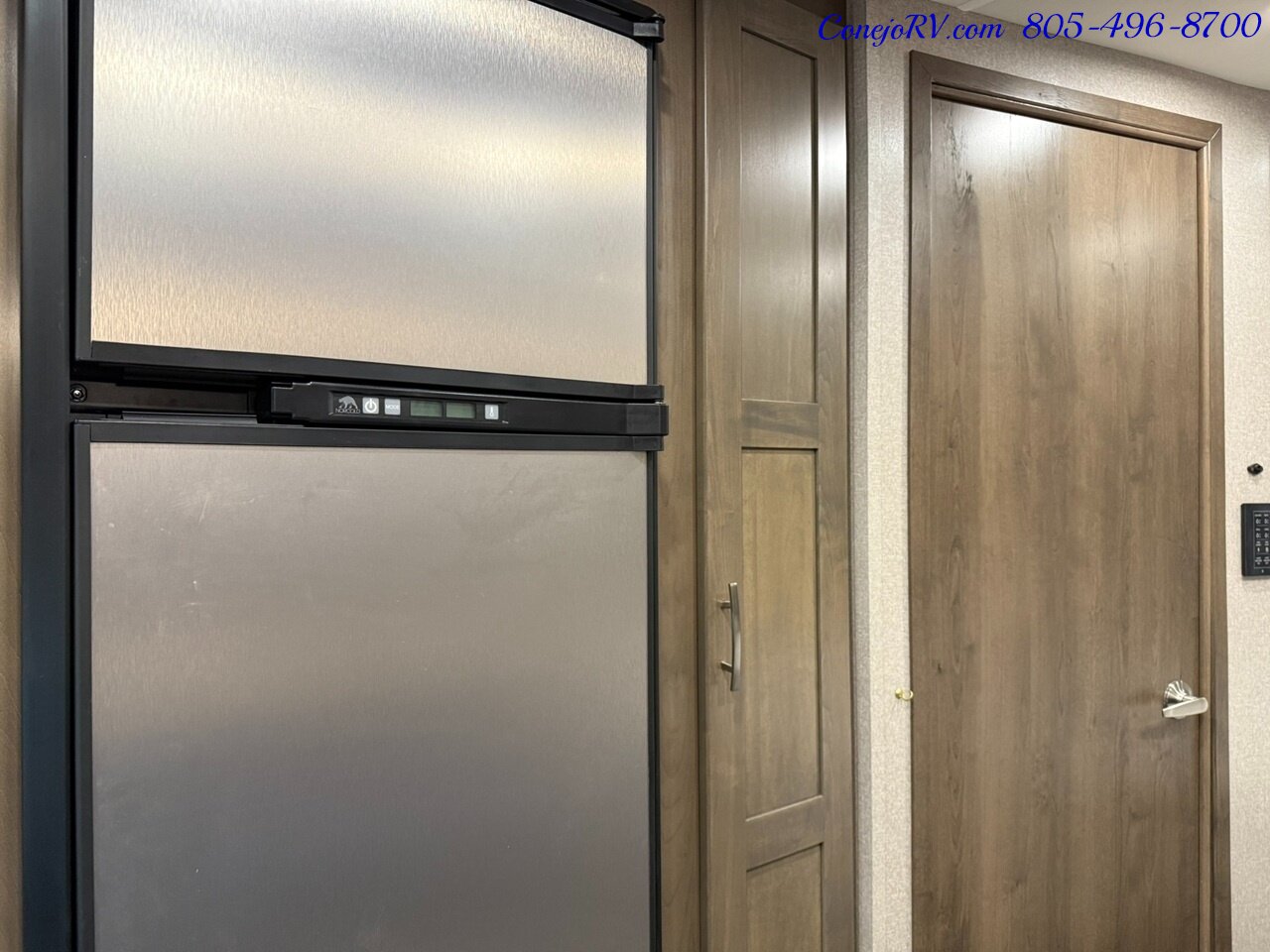 2022 Dynamax Isata 5 Series Xplorer 30FW FOUR WHEEL DRIVE Super-C Full Body Paint Cummins Turbo Diesel 16K Miles - Photo 12 - Thousand Oaks, CA 91360