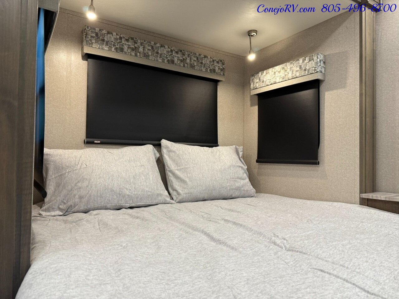 2022 Dynamax Isata 5 Series Xplorer 30FW FOUR WHEEL DRIVE Super-C Full Body Paint Cummins Turbo Diesel 16K Miles - Photo 23 - Thousand Oaks, CA 91360