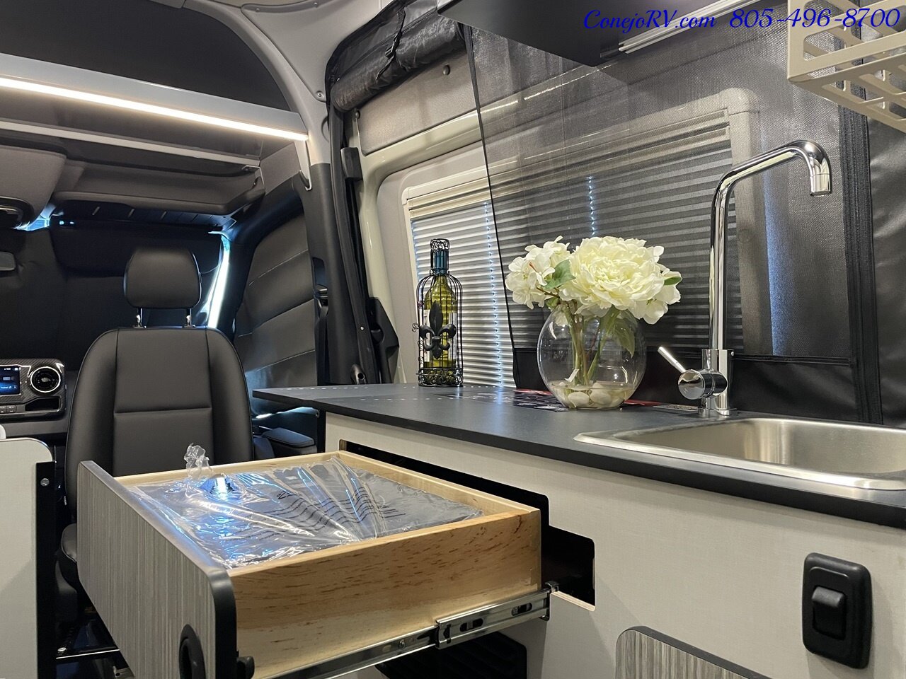 2024 Winnebago Revel 44E 4X4 Sprinter Mercedes Turbo Diesel, 320 AH Lithium   - Photo 15 - Thousand Oaks, CA 91360