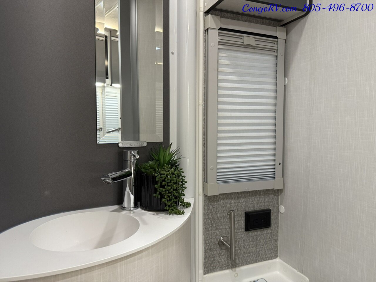 2023 Winnebago Ekko 22A Lithium Power 310HP All Wheel Drive Pop Top 25K Miles - Photo 17 - Thousand Oaks, CA 91360