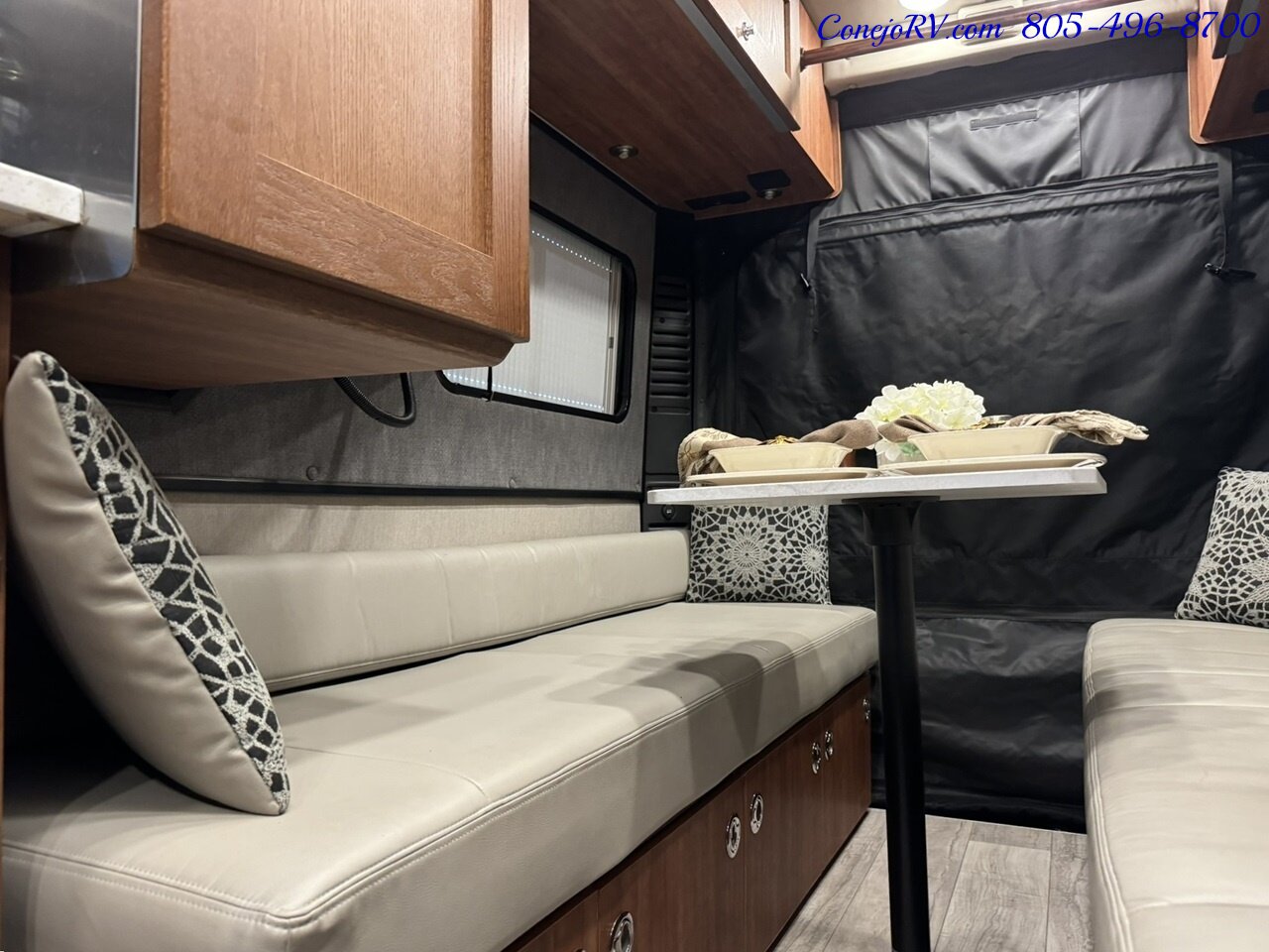 2021 Roadtrek Zion Slumber Lithium System Power Lounge Opposing Couches Pop  Top - Photo 19 - Thousand Oaks, CA 91360