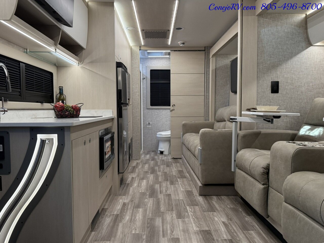 2026 Tiffin Wayfarer 25XRW Murphy Bed Full Wall Slide-Out Theater Seats Mercedes Turbo Diesel Full Body Paint - Photo 5 - Thousand Oaks, CA 91360