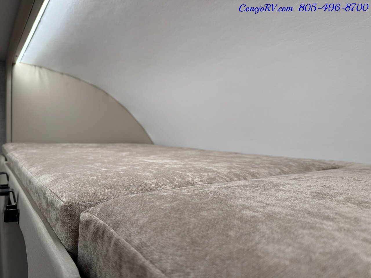 2026 Tiffin Wayfarer 25XRW Murphy Bed Full Wall Slide-Out Theater Seats Mercedes Turbo Diesel Full Body Paint - Photo 32 - Thousand Oaks, CA 91360