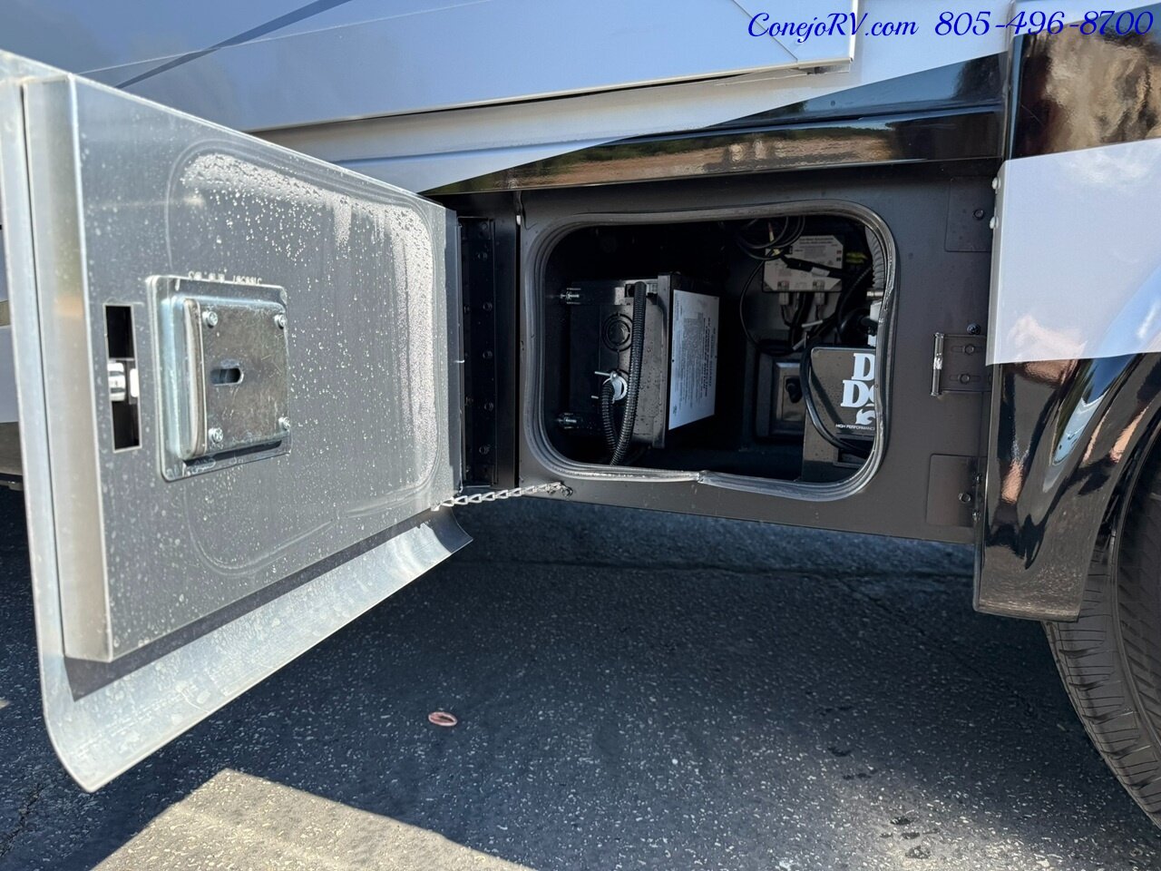 2026 Tiffin Wayfarer 25XRW Murphy Bed Full Wall Slide-Out Theater Seats Mercedes Turbo Diesel Full Body Paint - Photo 46 - Thousand Oaks, CA 91360
