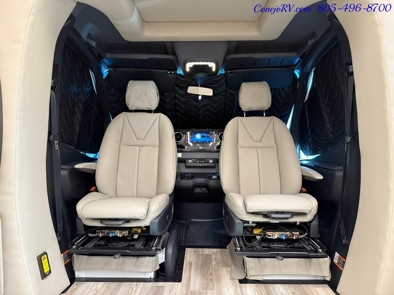 2026 Tiffin Wayfarer 25XRW Murphy Bed Full Wall Slide-Out Theater Seats Mercedes Turbo Diesel Full Body Paint - Photo 35 - Thousand Oaks, CA 91360