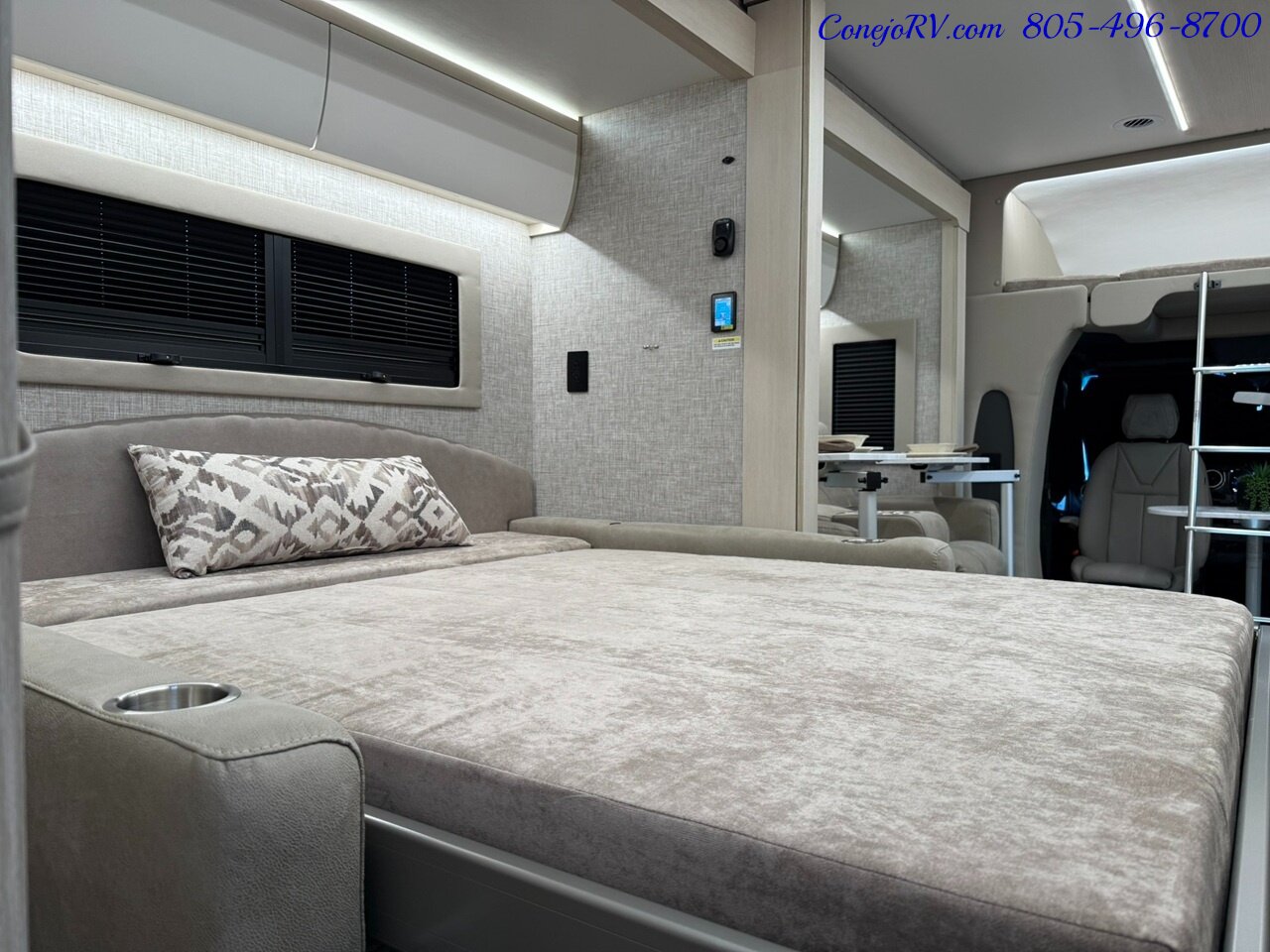 2026 Tiffin Wayfarer 25XRW Murphy Bed Full Wall Slide-Out Theater Seats Mercedes Turbo Diesel Full Body Paint - Photo 21 - Thousand Oaks, CA 91360