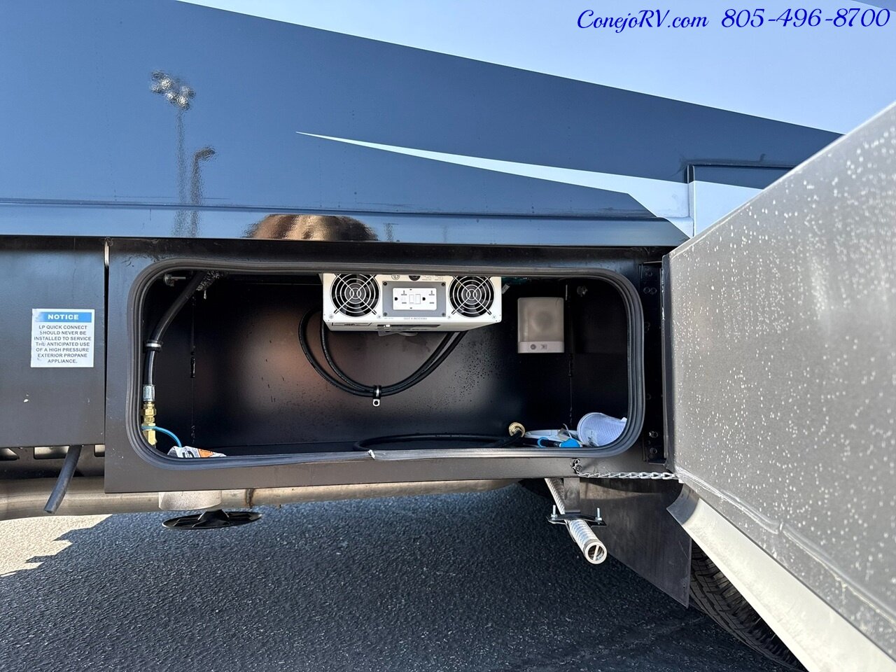 2026 Tiffin Wayfarer 25XRW Murphy Bed Full Wall Slide-Out Theater Seats Mercedes Turbo Diesel Full Body Paint - Photo 50 - Thousand Oaks, CA 91360