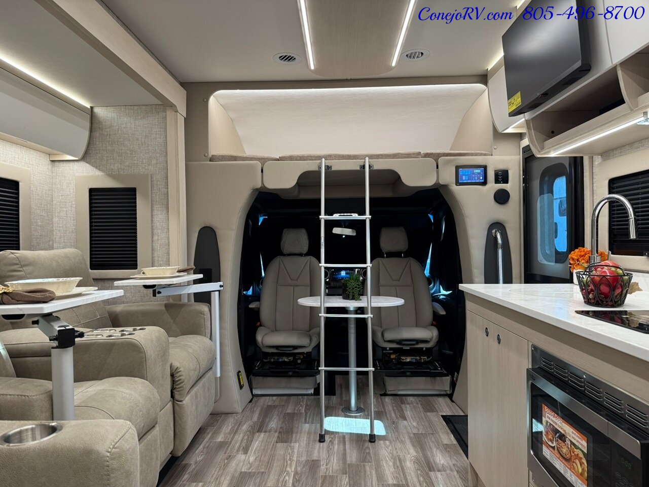 2026 Tiffin Wayfarer 25XRW Murphy Bed Full Wall Slide-Out Theater Seats Mercedes Turbo Diesel Full Body Paint - Photo 30 - Thousand Oaks, CA 91360