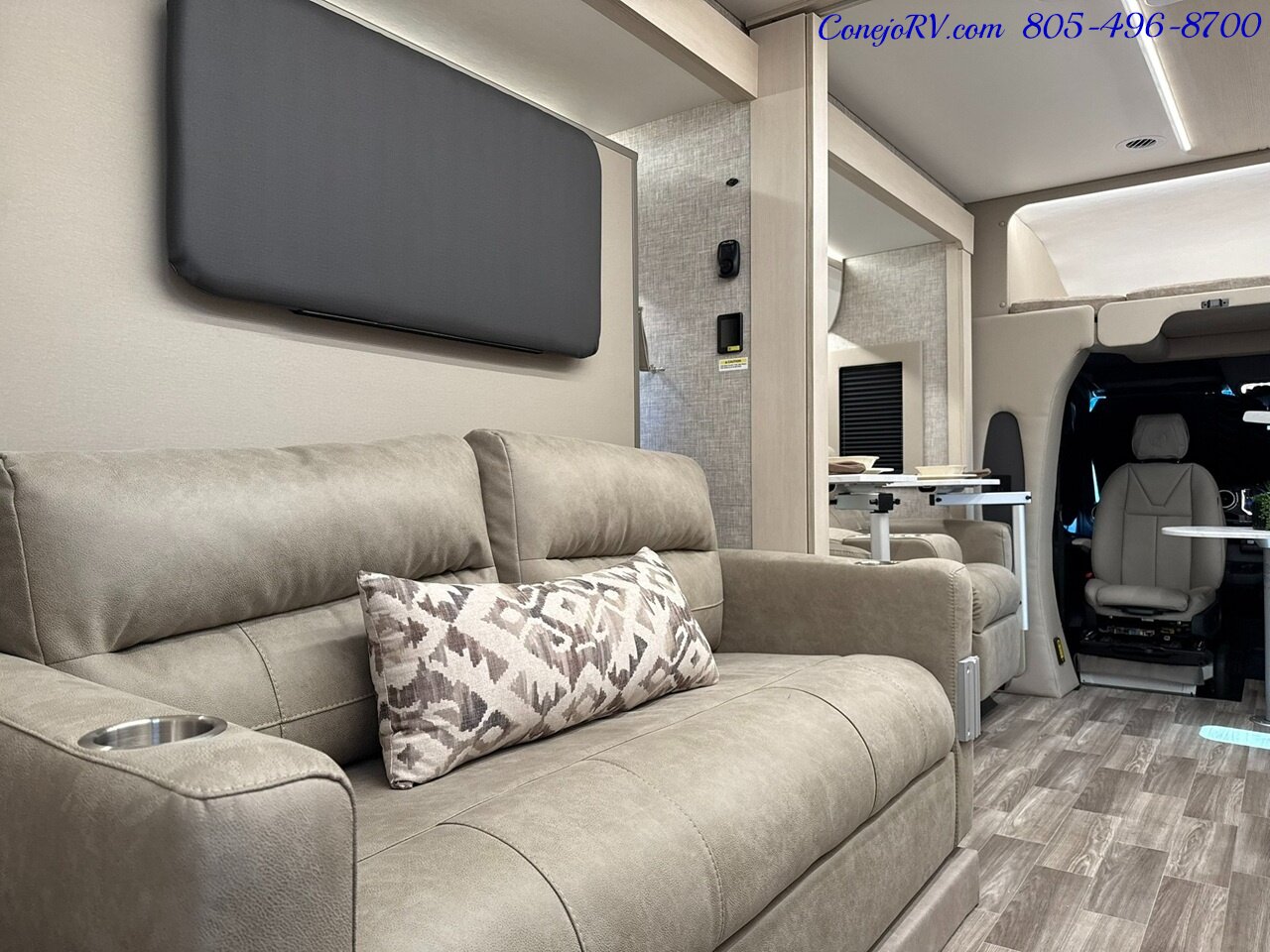2026 Tiffin Wayfarer 25XRW Murphy Bed Full Wall Slide-Out Theater Seats Mercedes Turbo Diesel Full Body Paint - Photo 13 - Thousand Oaks, CA 91360
