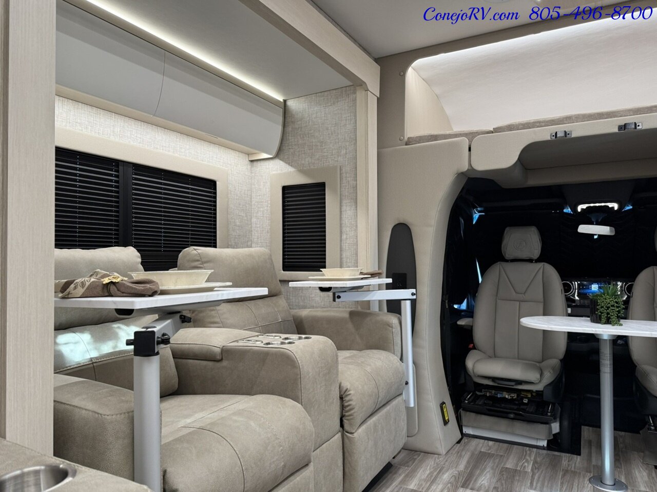 2026 Tiffin Wayfarer 25XRW Murphy Bed Full Wall Slide-Out Theater Seats Mercedes Turbo Diesel Full Body Paint - Photo 10 - Thousand Oaks, CA 91360