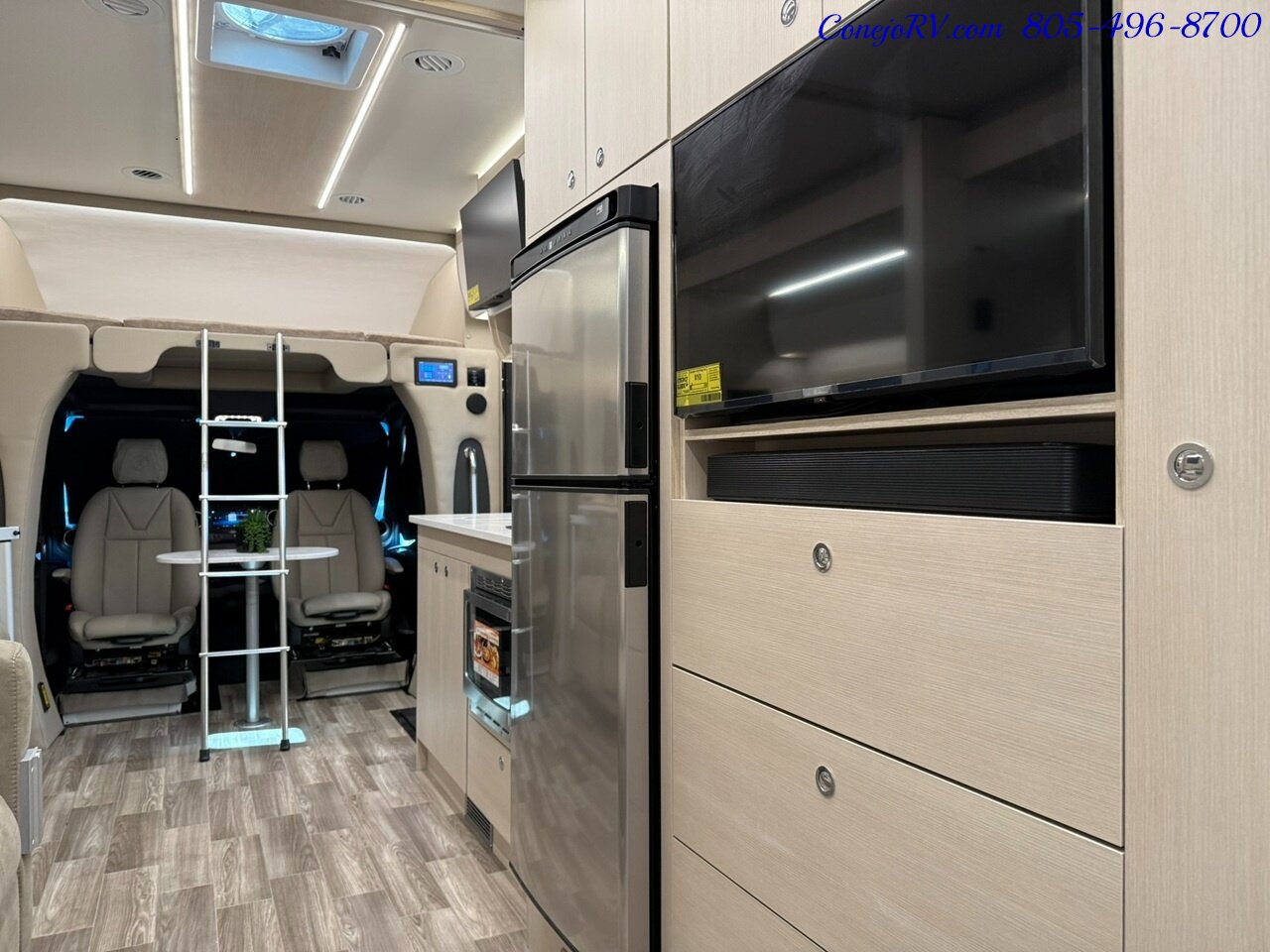 2026 Tiffin Wayfarer 25XRW Murphy Bed Full Wall Slide-Out Theater Seats Mercedes Turbo Diesel Full Body Paint - Photo 29 - Thousand Oaks, CA 91360