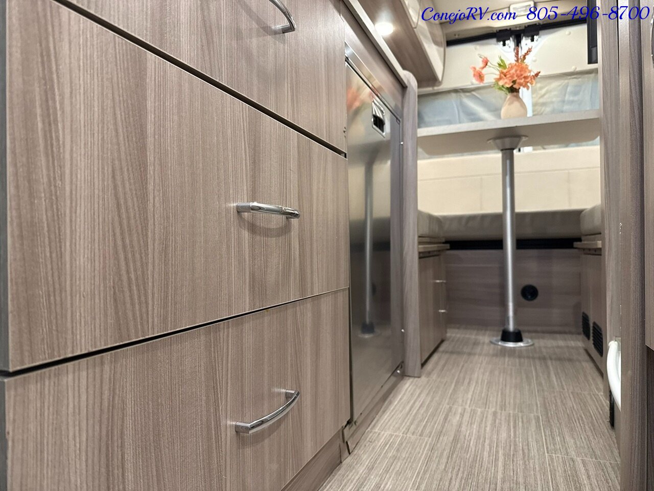 2023 Thor Sequence 20J Full Galley Rear Lounge Pop Top - Photo 12 - Thousand Oaks, CA 91360