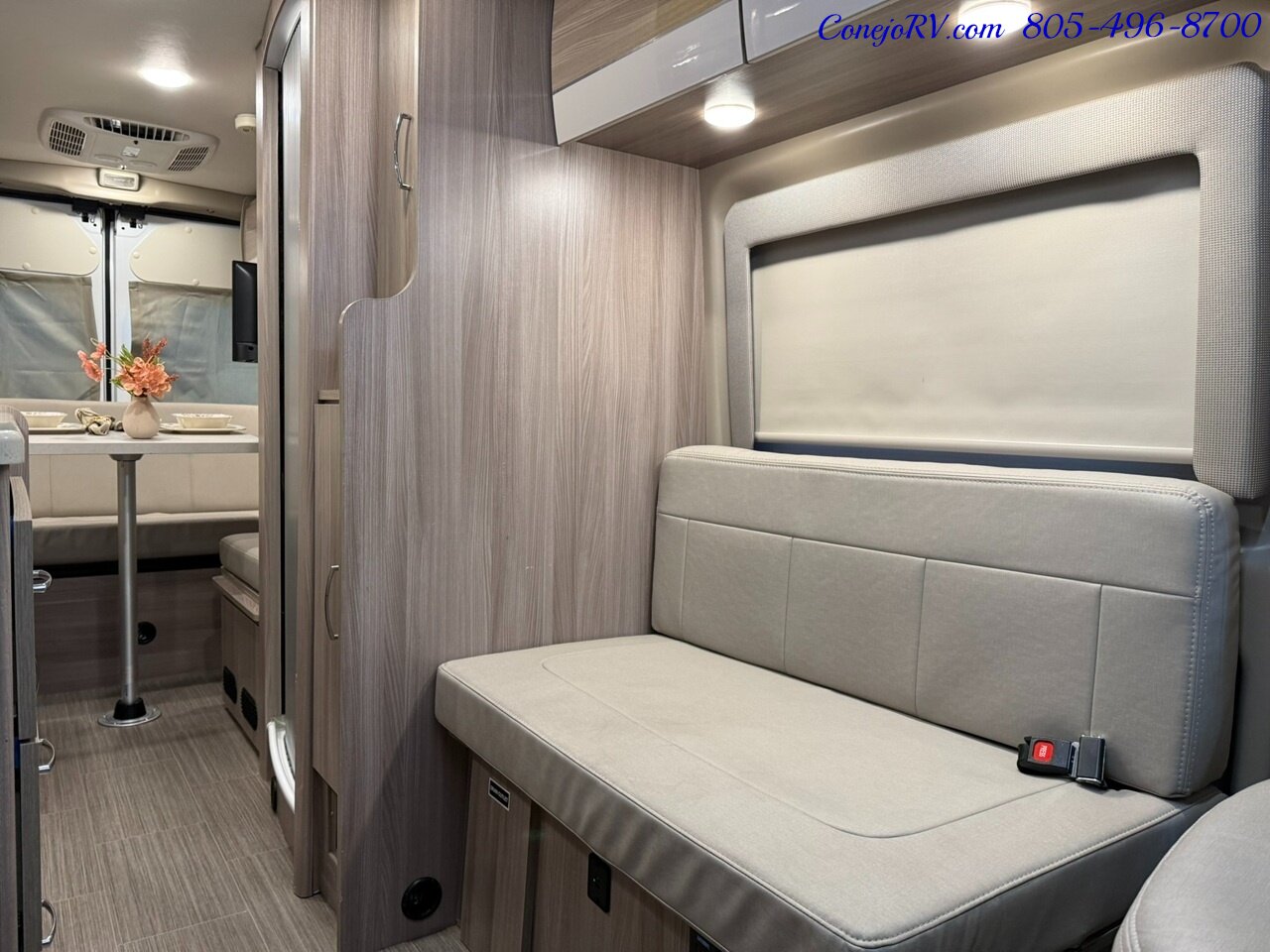 2023 Thor Sequence 20J Full Galley Rear Lounge Pop Top - Photo 6 - Thousand Oaks, CA 91360