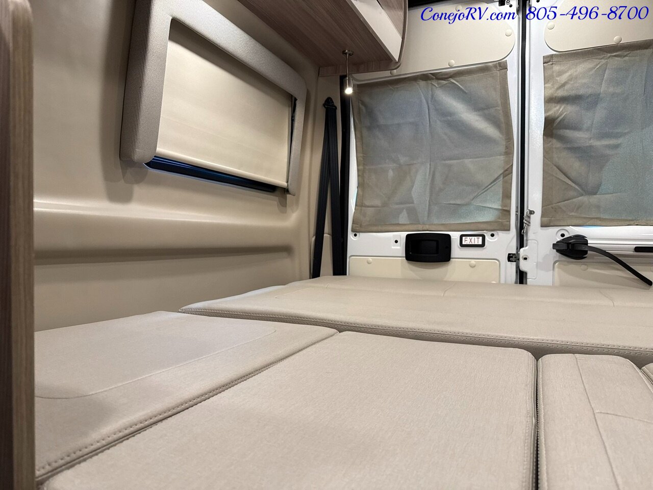 2023 Thor Sequence 20J Full Galley Rear Lounge Pop Top - Photo 24 - Thousand Oaks, CA 91360