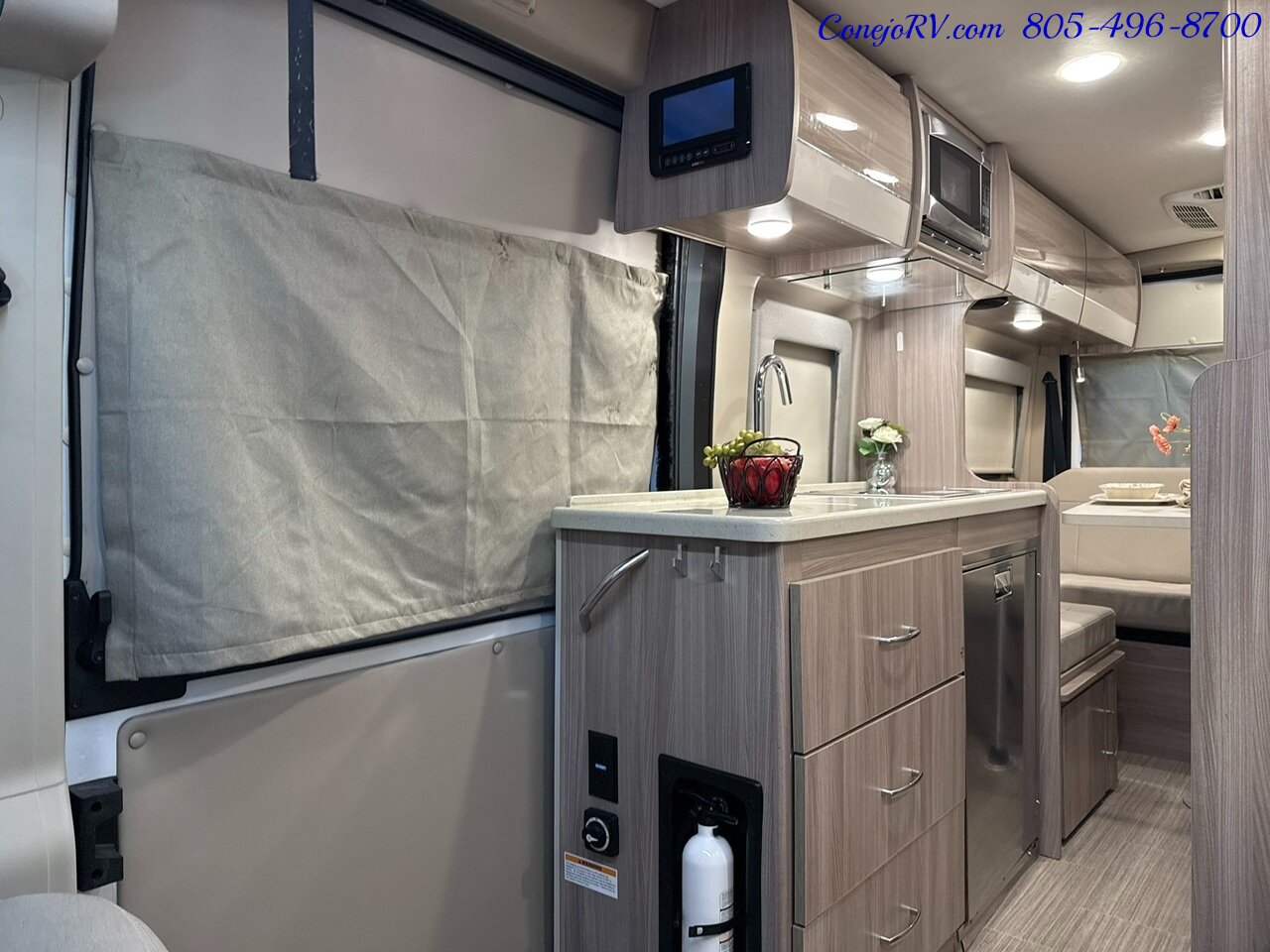 2023 Thor Sequence 20J Full Galley Rear Lounge Pop Top - Photo 7 - Thousand Oaks, CA 91360