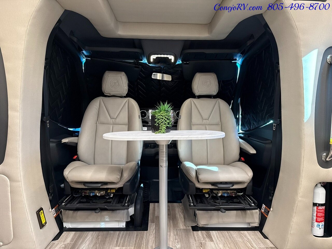 2026 Tiffin Wayfarer 25XLW Slide-Out Theater Seats Mercedes Turbo Diesel Full Body Paint - Photo 30 - Thousand Oaks, CA 91360