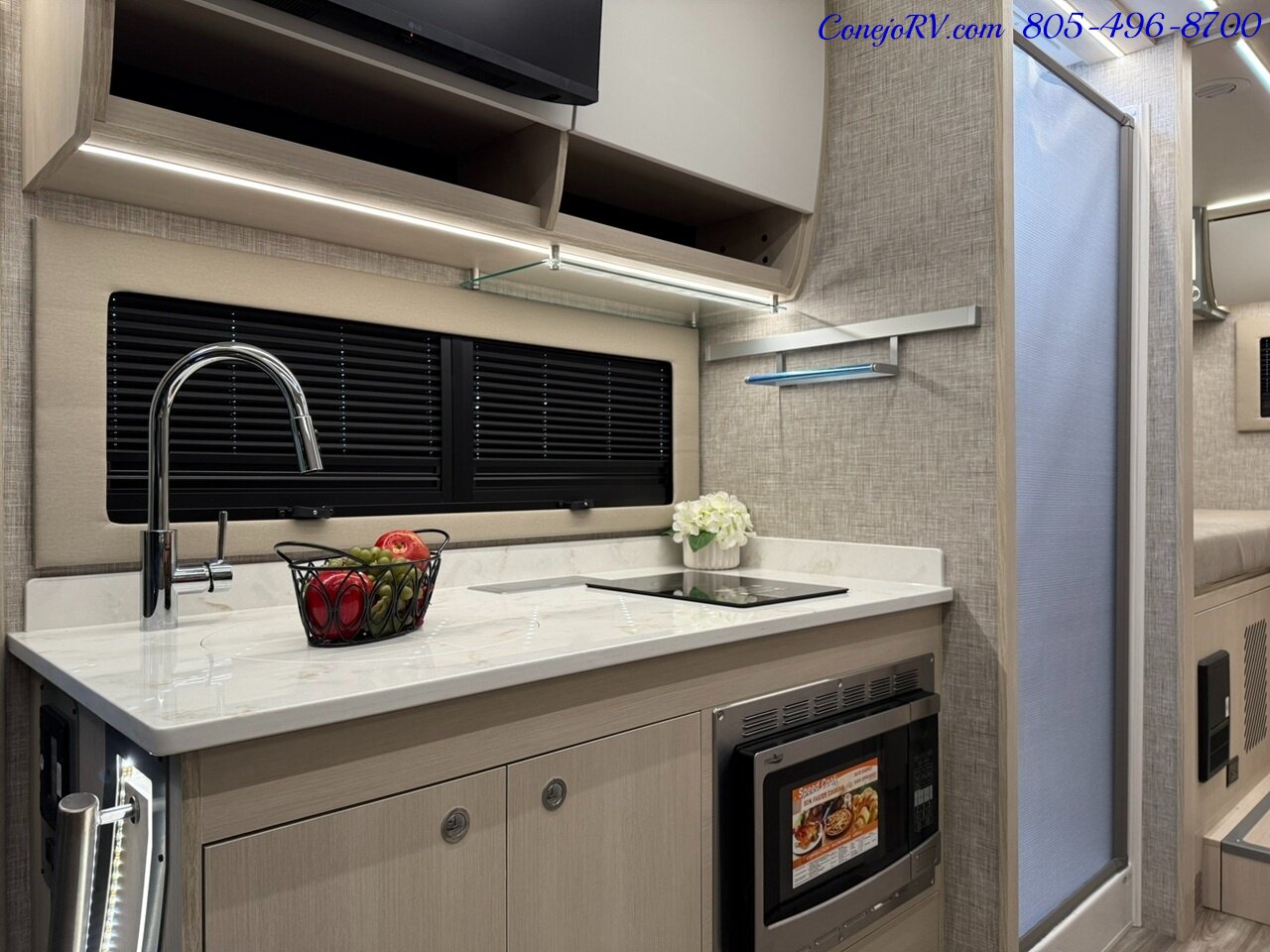 2026 Tiffin Wayfarer 25XLW Slide-Out Theater Seats Mercedes Turbo Diesel Full Body Paint - Photo 12 - Thousand Oaks, CA 91360