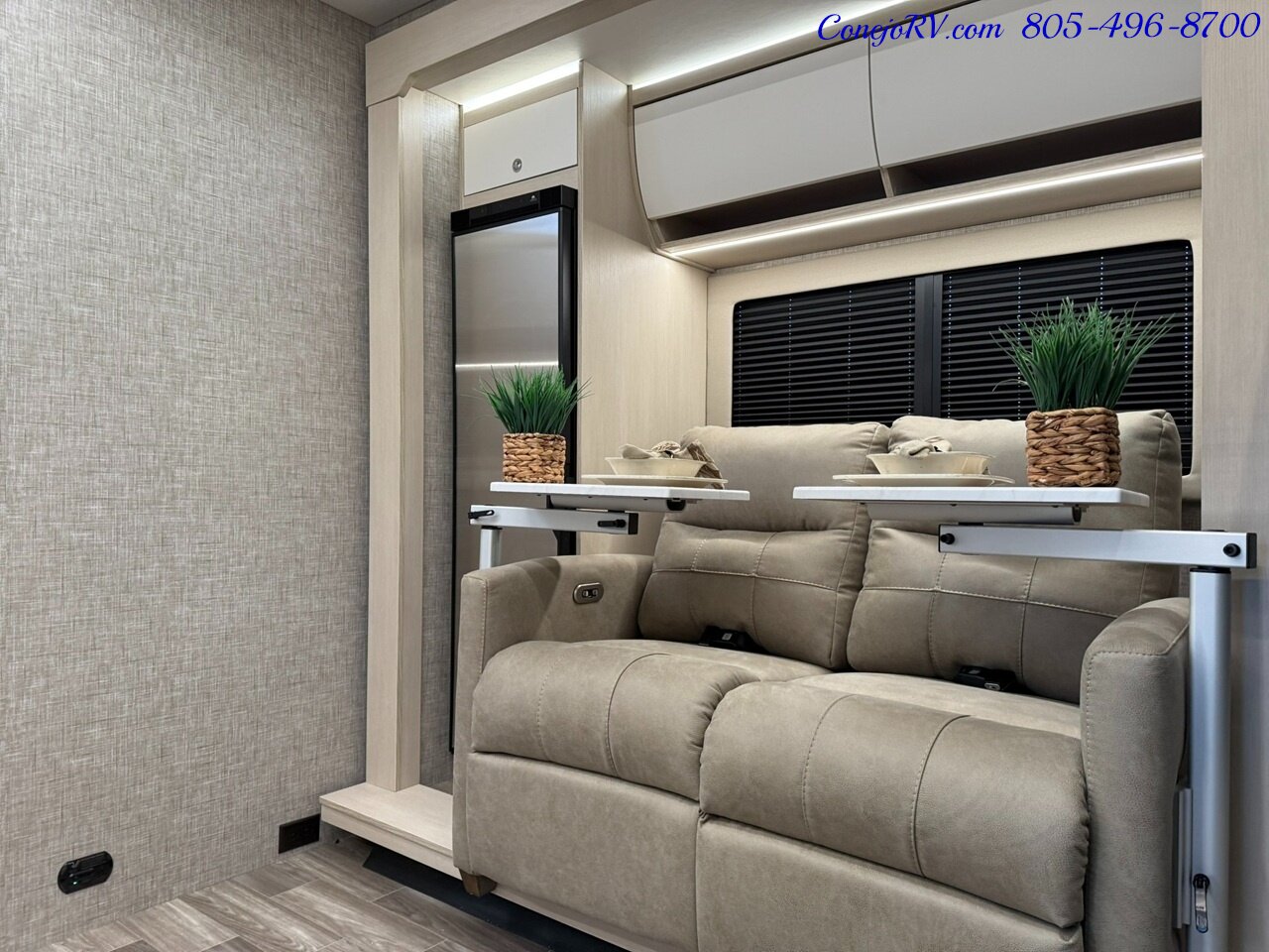 2026 Tiffin Wayfarer 25XLW Slide-Out Theater Seats Mercedes Turbo Diesel Full Body Paint - Photo 8 - Thousand Oaks, CA 91360