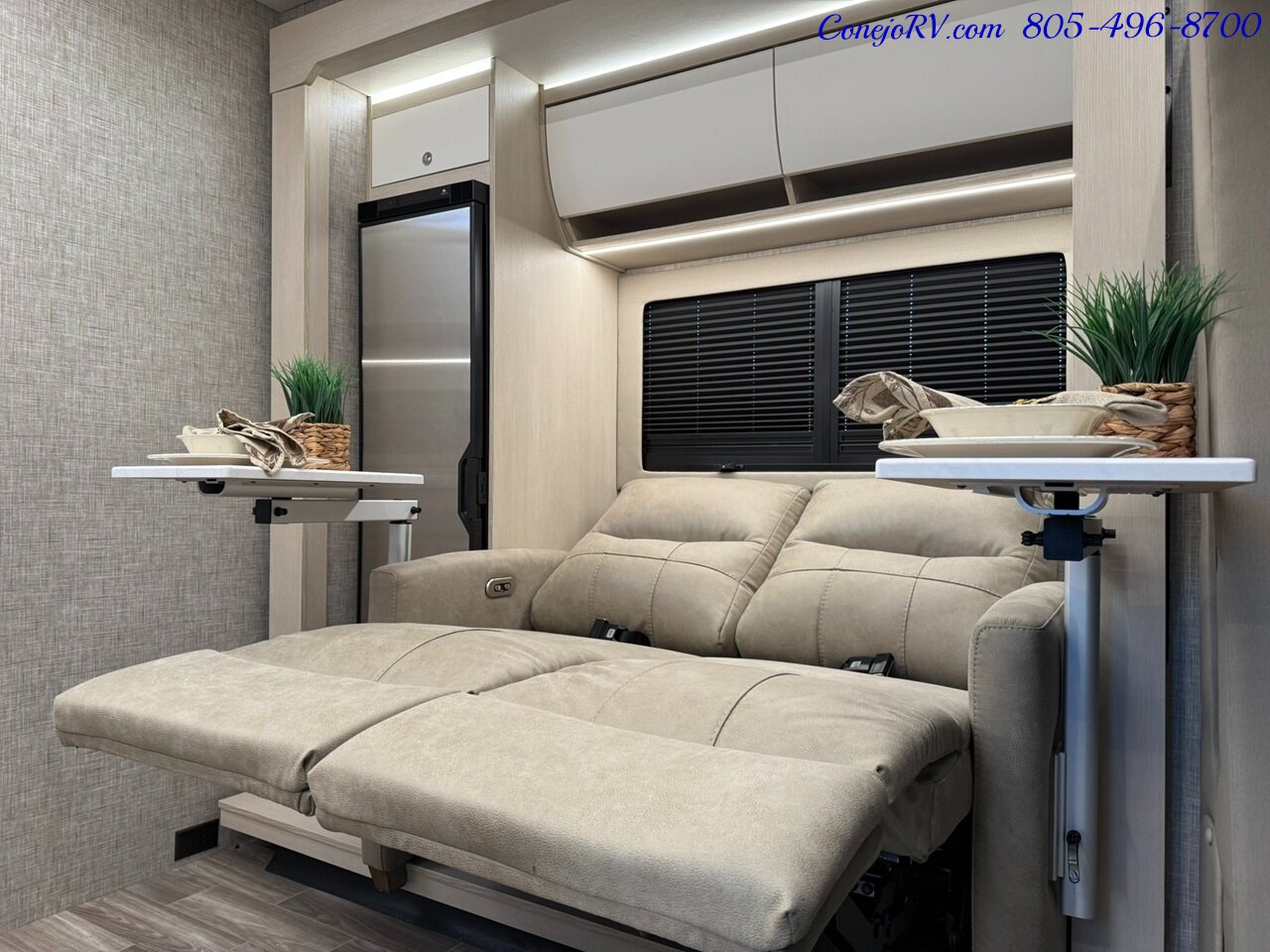 2026 Tiffin Wayfarer 25XLW Slide-Out Theater Seats Mercedes Turbo Diesel Full Body Paint - Photo 37 - Thousand Oaks, CA 91360