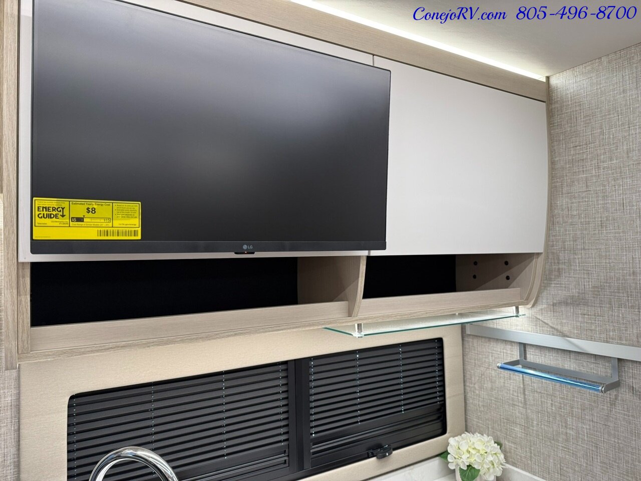 2026 Tiffin Wayfarer 25XLW Slide-Out Theater Seats Mercedes Turbo Diesel Full Body Paint - Photo 14 - Thousand Oaks, CA 91360