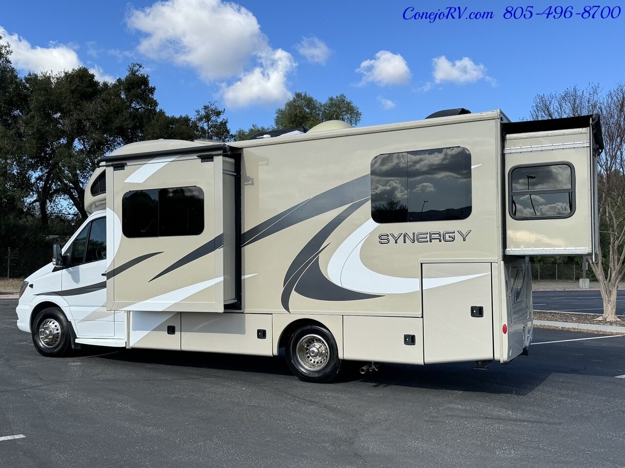 2017 THOR SYNERGY 24SP  Double Slide Outs Mercedes Turbo Diesel 11K Miles - Photo 2 - Thousand Oaks, CA 91360