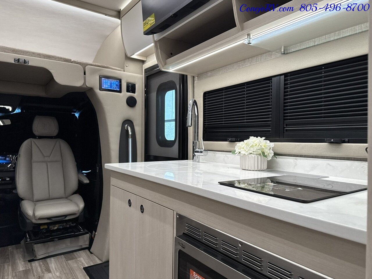 2026 Tiffin Wayfarer 25XLW Slide-Out Theater Seats Mercedes Turbo Diesel  Full Body Paint - Photo 16 - Thousand Oaks, CA 91360