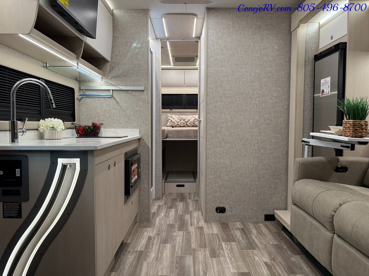 2026 Tiffin Wayfarer 25XLW Slide-Out Theater Seats Mercedes Turbo Diesel  Full Body Paint - Photo 5 - Thousand Oaks, CA 91360