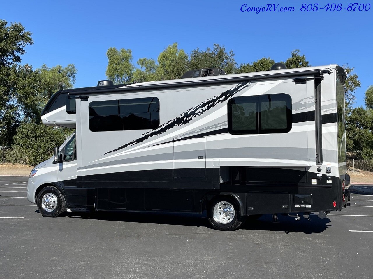 2024 DYNAMAX Isata 3 Series 24FW Full-Wall Slide HYDRAULIC LEVELERS Full Body Paint  Mercedes Turbo Diesel - Photo 2 - Thousand Oaks, CA 91360