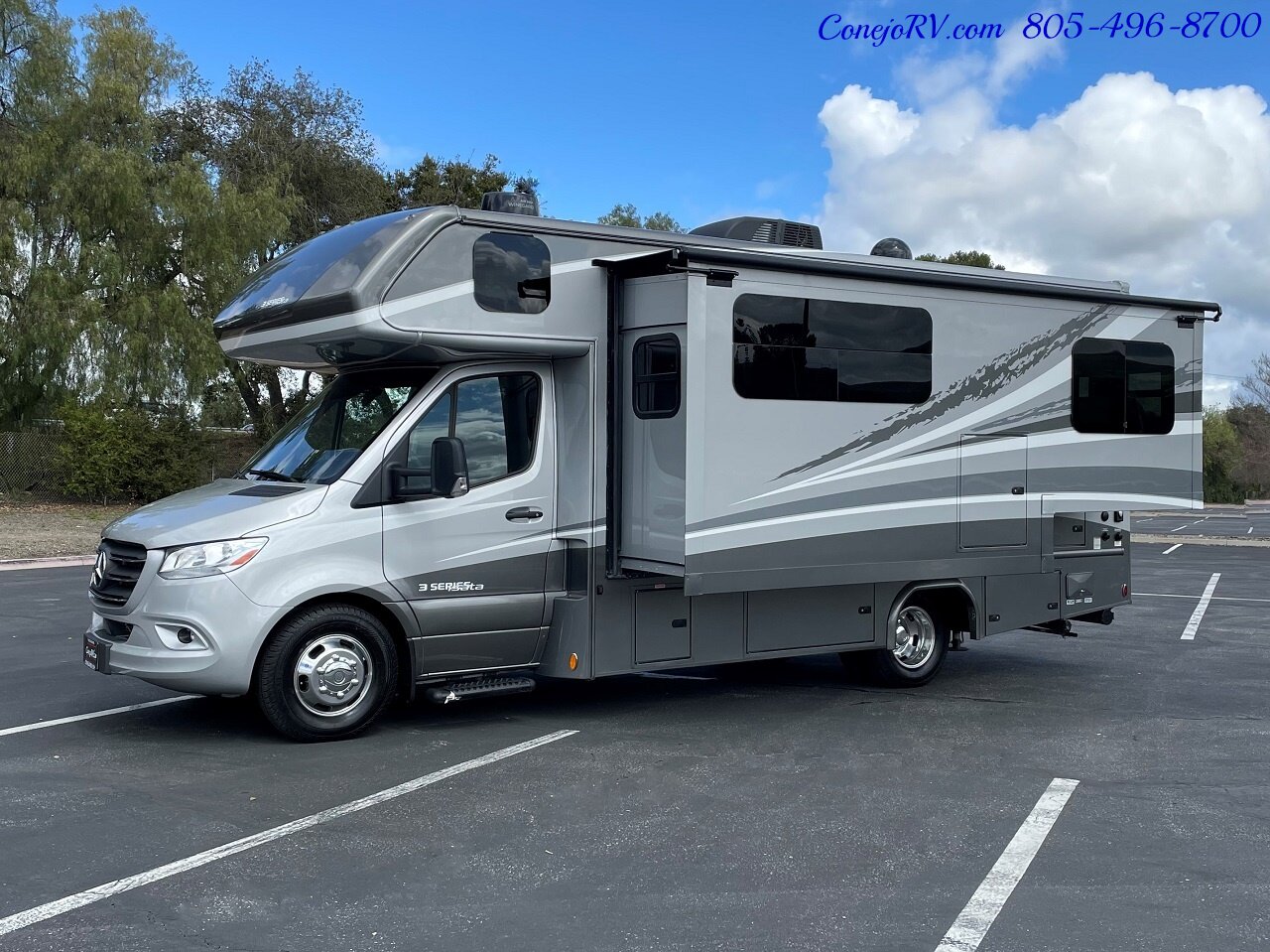 2023 DYNAMAX Isata 3 Series 24FW Full-Wall Slide HYDRAULIC LEVELERS Full Body  Paint Mercedes Turbo Diesel - Photo 1 - Thousand Oaks, CA 91360