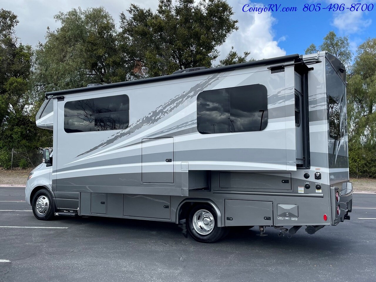 2023 DYNAMAX Isata 3 Series 24FW Full-Wall Slide HYDRAULIC LEVELERS Full Body  Paint Mercedes Turbo Diesel - Photo 2 - Thousand Oaks, CA 91360