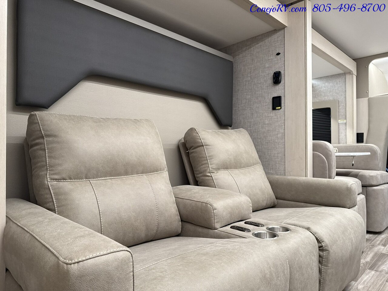 2026 Tiffin Wayfarer 25RW Murphy Bed Full Wall Slide-Out Booth Dinette Mercedes Turbo Diesel Full Body Paint - Photo 12 - Thousand Oaks, CA 91360